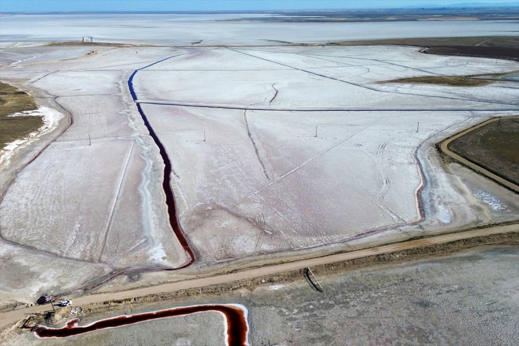 Konya’nın 2 gölü daha kurudu! Manzara yürek yakıyor 4
